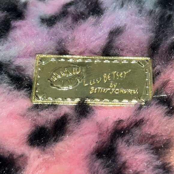 Luv Betsey by Betsey Johnson Harley Mini Barrel Bag Pink Cheetah Print Faux Fur - Picture 10 of 13